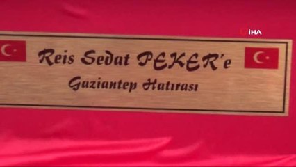 Son dakika haberleri: Sedat Peker grubuna yapılan operasyonunda ele geçirilen silahlar sergilendi