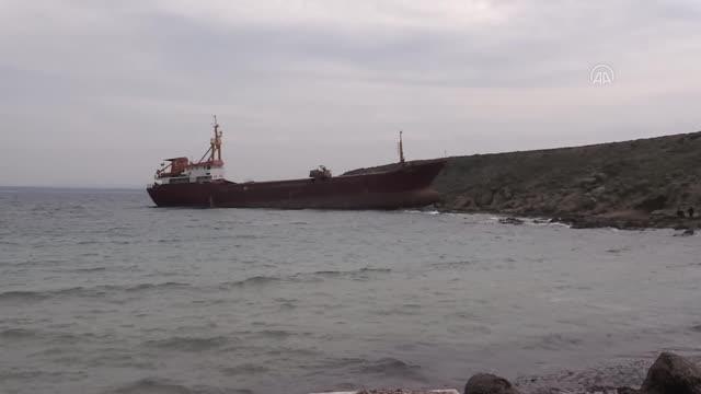 ÇANAKKALE - Banu-S isimli gemi Bozcaada açıklarında karaya oturdu (2)