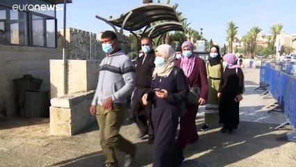 شاهد: إجراءات أمنية مشددة في القدس قبل أداء أول صلاة الجمعة خلال شهر رمضان في المسجد الأقصى