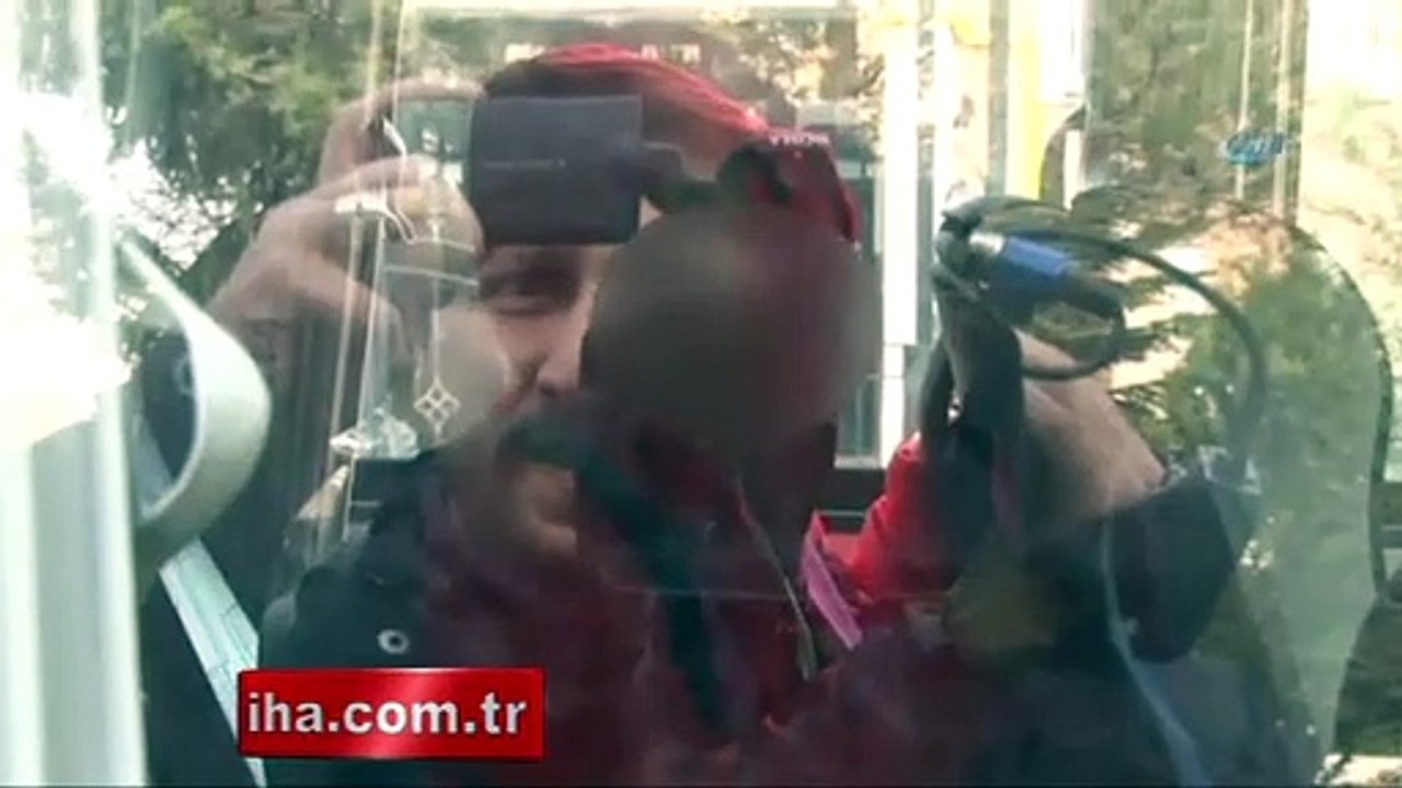 Engelli çocuğu servis aracında unuttular