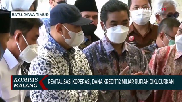 Kementerian Koperasi dan UKM Serahkan Dana Kredit 12 Miliar Rupiah Untuk Revitalisasi Koperasi Susu