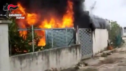Partanna (TP) - Brucia un deposito di mezzi agricoli (16.04.21)