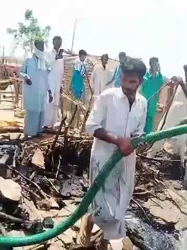 झोंपड़ी में लगी आग, घरेलू सामान जलकर राख