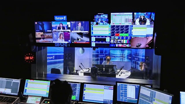 BEST-OF - Roselyne Bachelot : Vous étiez si pressés que ça de voir Les Tuche 4 ? Non (Canteloup)