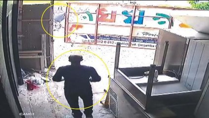 SAHİBİNİN GÖZÜ ÖNÜNDE ELEKTRİKLİ BİSİKLETİ ÇALDI