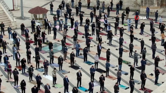 Ramazan ayının ilk Cuma namazında, güzel görüntüler oluştu