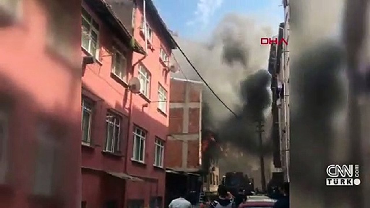 Binayı siyah duman sardı