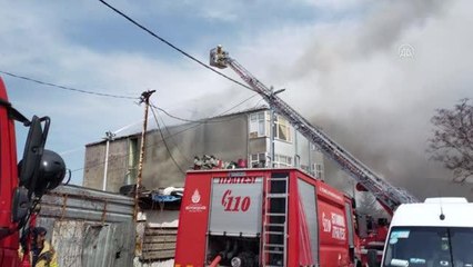 Sarıyer'de yemek firmasına ait binada çıkan yangın söndürüldü