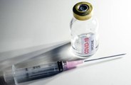 La Comisión de la UE podría no renovar los contratos de vacunas con AstraZeneca y J&J