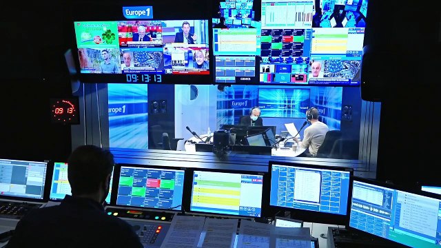 Hold-Up , Le Film Documentaire Complotiste Qui Se Répand Sur Les Réseaux Sociaux