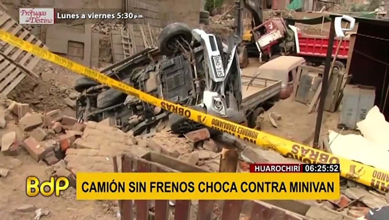 Huarochirí: camión sin frenos choca contra miniván