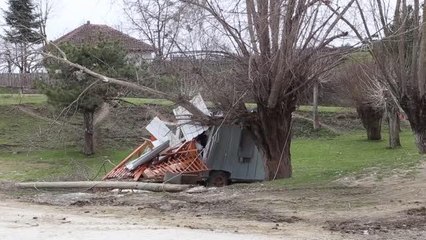 Yedigöller yolu üzerindeki kaçak yapıların yıkımına başlandı