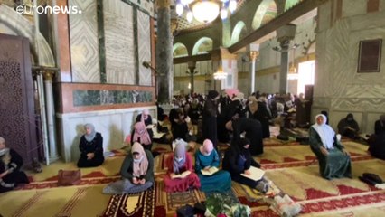 شاهد: المسجد الأقصى يستقبل آلاف المصلين في أول جمعة من رمضان للمرة الأولى منذ انتشار كورونا