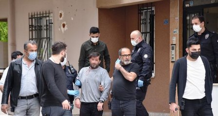 Son dakika haberi: EVDE KENDİSİNE BIÇAKLA ZARAR VERDİ, POLİS İKNA EDİP HASTANEYE GÖTÜRDÜ