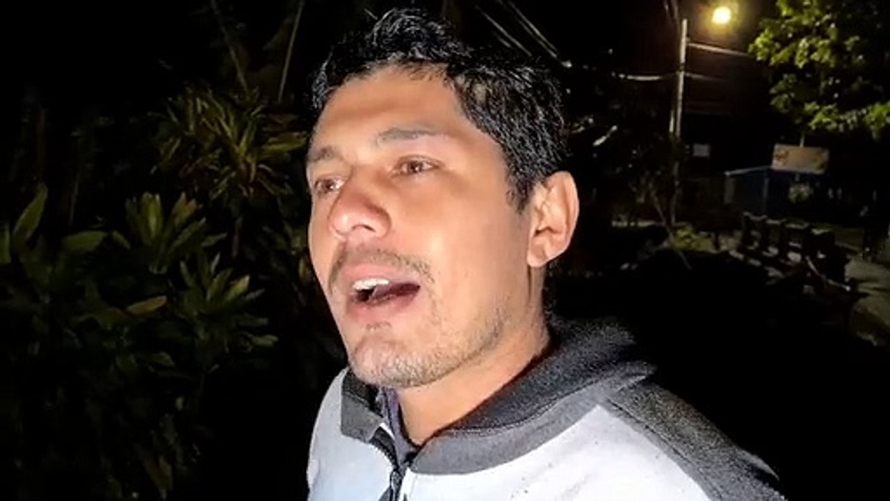Agrede a comunicadores