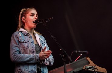 Hannah Reid (London Grammar) : ces précieux conseils que lui a donnés Chris Martin