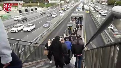 İstanbul'da kısıtlama öncesi insan kalabalığı ve yoğun trafik