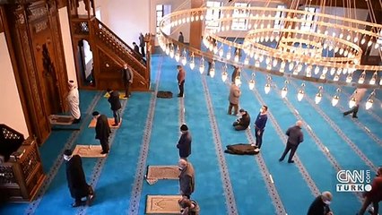 KKTC Başbakanı: Yasa değişecek, kurslar devam edecek