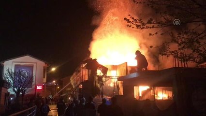 Son Dakika | Antika eserlerle dolu kafede yangın çıktı
