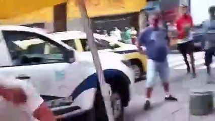 Nesta guerra não espere que outros lutem por você. Será o herói de si mesmo. Reaja!