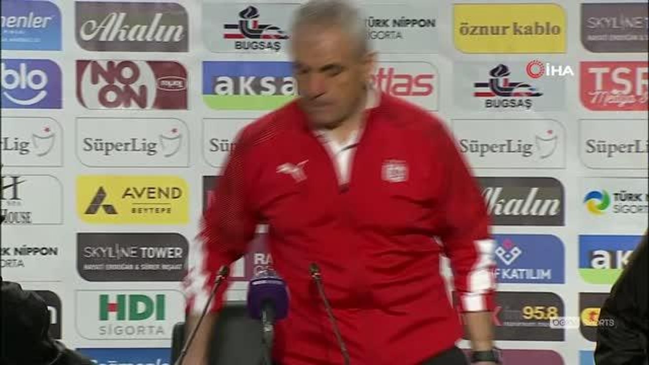 Rıza Çalımbay: "İkinci yarı takımım gerçekten çok iyi oynadı"