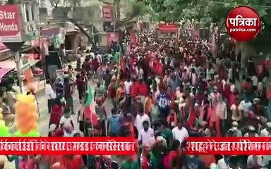 अमित शाह ने पांचवें चरण के मतदान से पहले रोड शो कर दिखाई ताकत