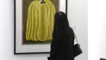 그림 한 점에 수백 명 투자...젊은 층 '아트테크' 열풍 / YTN