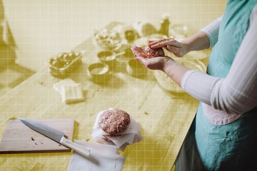 TikTok's Latest Low-Carb Burger Hack Is an Easy Way to Eat More Veggies