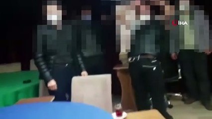 Yasaklara rağmen kumar oynayan şahıslara polis baskını