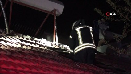 Odunlukta çıkan yangın eve sıçramadan söndürüldü