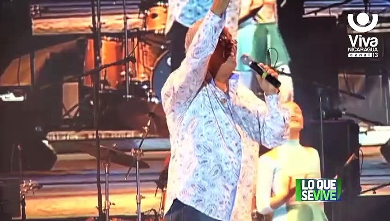 “Chocolatito” González recibe a Danny Berrios en aeropuerto de Nicaragua