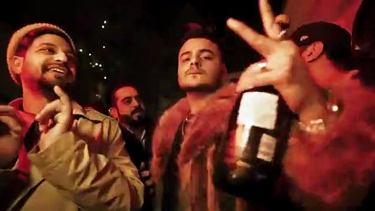 Jingle Bell | Hommie Dilliwala Ft. Yo Yo Honey Singh (Official Video)