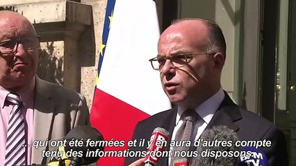 Cazeneuve: "une vingtaine" de mosquées fermées depuis décembre