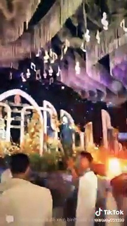 Phan Mạnh Quỳnh hát Vợ Người Ta trong đám cưới của mình