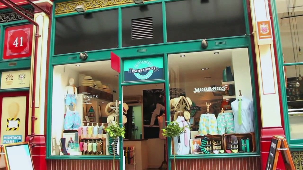 How To Tie A Tie - Full Windsor Knot (Double Windsor) - Easy Video!