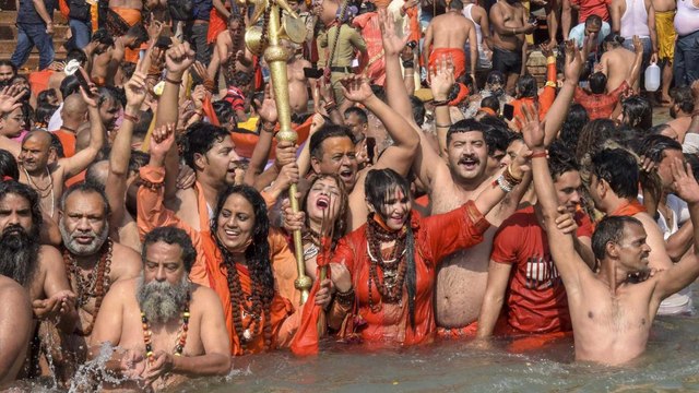 What's the opinion of saints on Kumbh amid Covid surge?