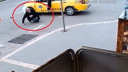 Taksiciyi yol ortasında çekip vurdular! O anlar saniye saniye güvenlik kamerasında