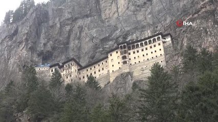 Sümela Manastırı'nda ağır kış şartları nedeniyle duran restorasyon çalışmalarına yeniden başlandı