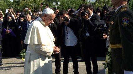 Arménie: le pape François se rend au mémorial du génocide