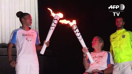 Rio: la flamme paralympique arrive au Brésil