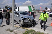 Tır otomobille çarpıştı, şans eseri ölen ya da yaralanan olmadı