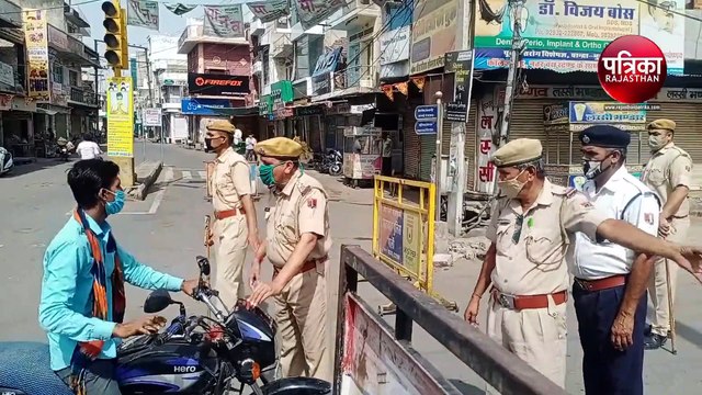 VIDEO : वीकेंड कर्फ्यू का असर : बाजारो में पसरा सन्नाटा, सडक़ों पर दिखी पुलिस की सख्ती