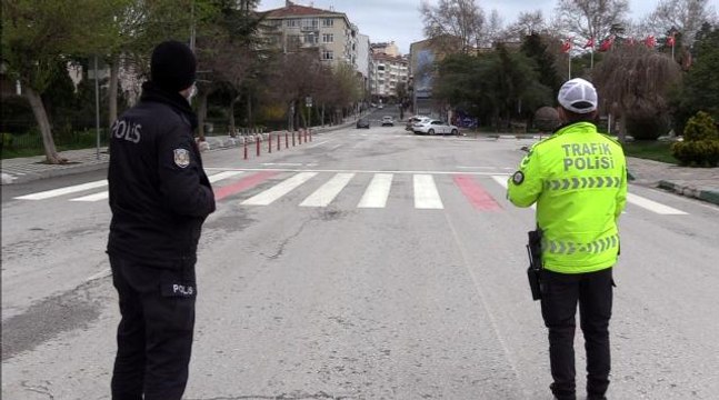 Kırklareli'nde 58 saatlik kısıtlamada polis ekipleri kuş uçurtmuyor