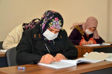 OKUMA-YAZMA HAYALLERİNİ GERÇEĞE DÖNÜŞTÜRDÜLER