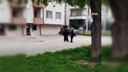 Dilencilikte çığır açan yöntem.. Yüksek sesle ilahi okuyarak sokakta dilendiler