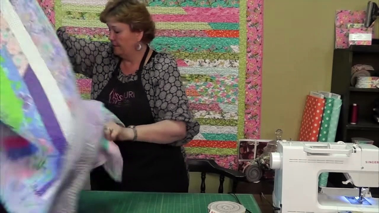 Make A Jelly Roll Race  With Jenny Doan Of Missouri Star (Instructional Video)