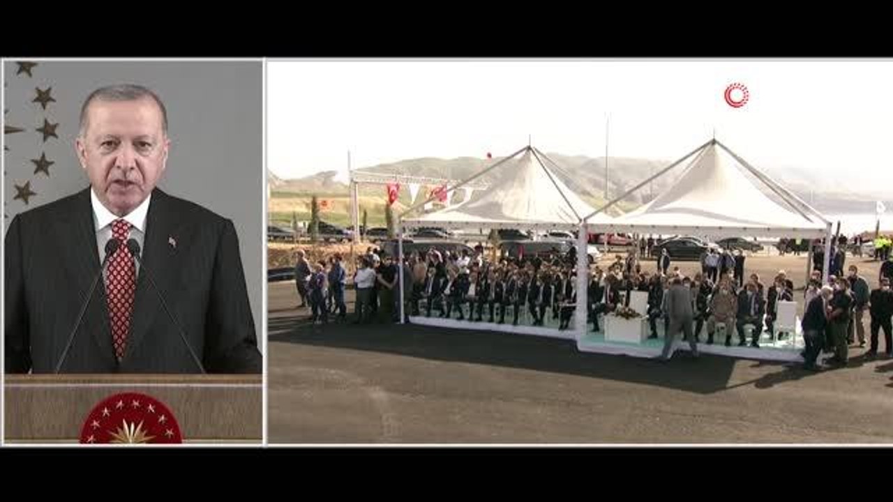 Cumhurbaşkanı Recep Tayyip Erdoğan, " Dünyada 100'e yakın ülkenin henüz ilk doz aşıya dahi ulaşamadığı bir atmosferde biz 20 milyon doz aşıyı...