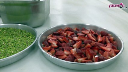 Gül suyu konulmadan yapılan enfes Güllaç tarifi