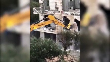 İsrail Filistinlilerin tapulu evlerini yıkmaya devam ediyor