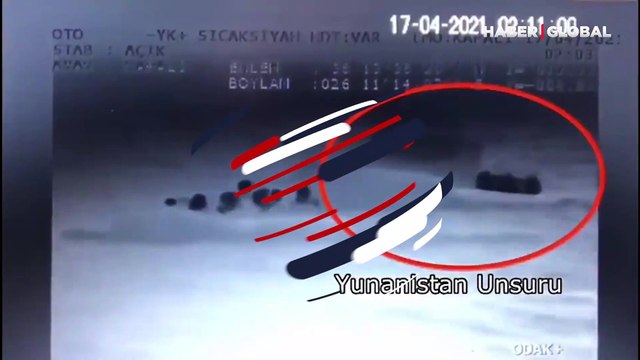 Bakan Soylu paylaştı! Yunanistan kolluk güçlerinin insanların üzerine benzin dökerek yakmaya kalkışması kamerada